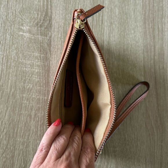 PREOWNED … NANETTE LEPORE Wristlet - Picture 3 of 4